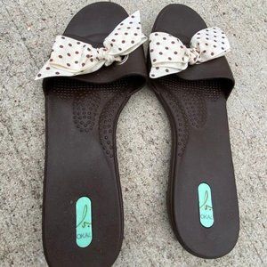 Brown Bow OKA b Slides